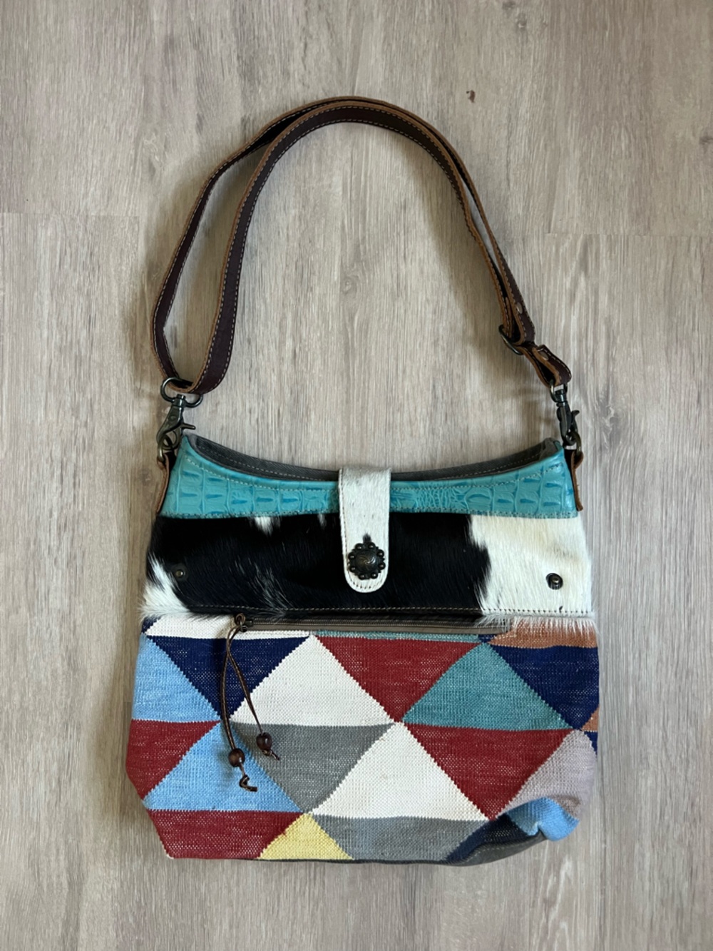 Myra Rich Jazz Shoulder Bag Cow Fur Leather and Geometric Cotton Rug / Canvas
